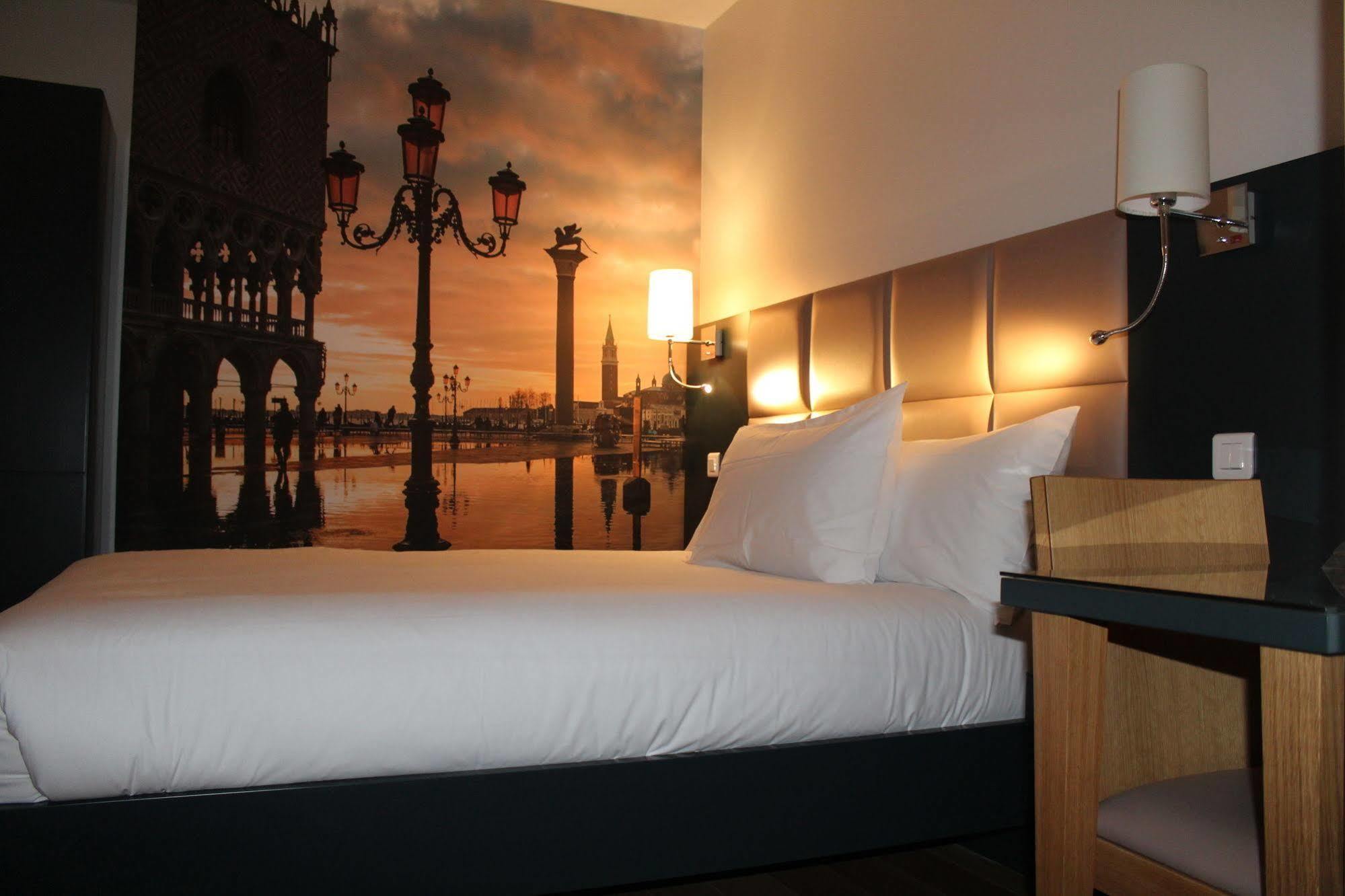 Hotel Jenner Paris Ngoại thất bức ảnh